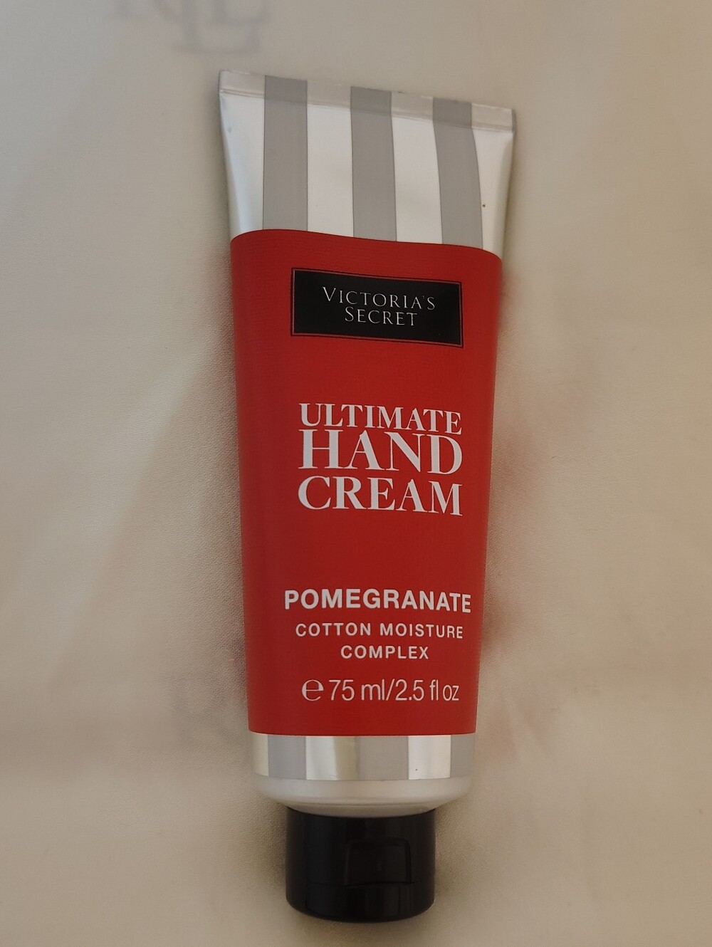 Victoria’s Secret Ultimate Hand Cream  Cotton Moisture Complex Pomegranate